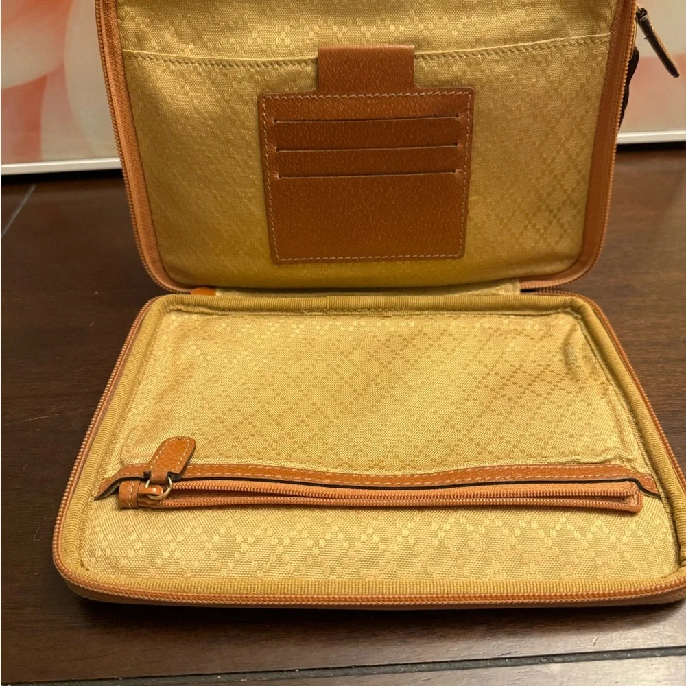 Gucci Tan Leather Travel Pouch
